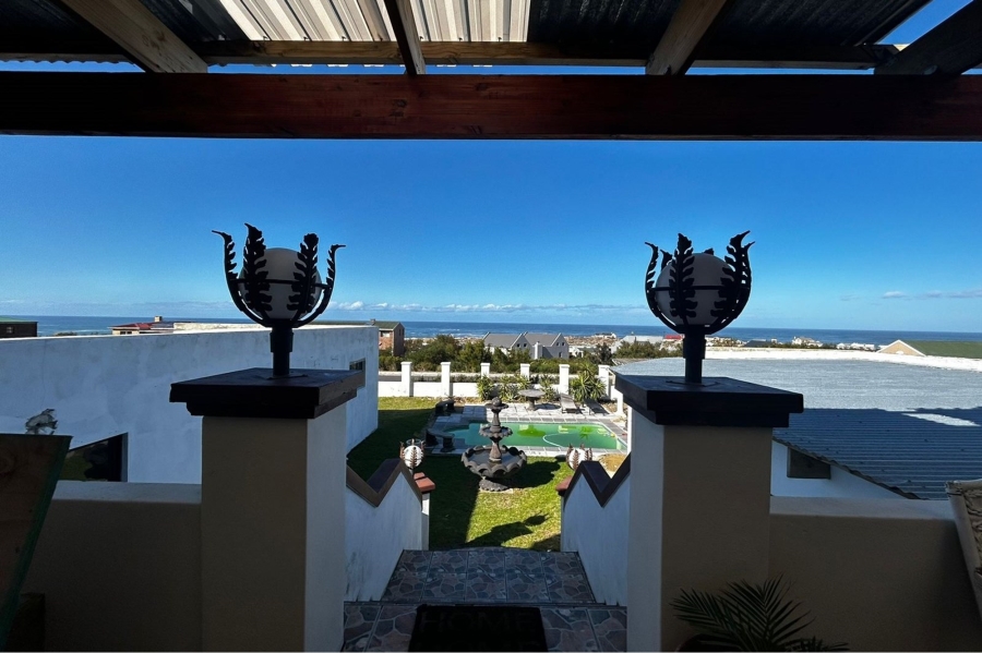 9 Bedroom Property for Sale in Bettys Bay Western Cape